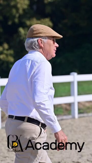 🔥Less is more🔥
Quella di Albert Voorn è un’equitazione semplice, etologica e rispettosa dei cavalli🐴
Un metodo costruito su efficiacia e delicatezza, perfezionando le basi, il lavoro in piano e la posizione a cavallo.
✨ La qualità sta nella semplicità✨
🇬🇧🔥Less is more🔥
Albert Voorn’s approach to riding is simple, natural and respectful of the horse 🐴
A method built on effectiveness and lightness, refining the fundamentals, flatwork and the rider’s position.
✨ Quality lies in simplicity. ✨